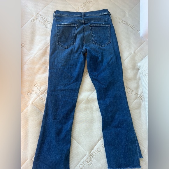 MOTHER Insider Crop Step Fray Jeans - Picture 3 of 7